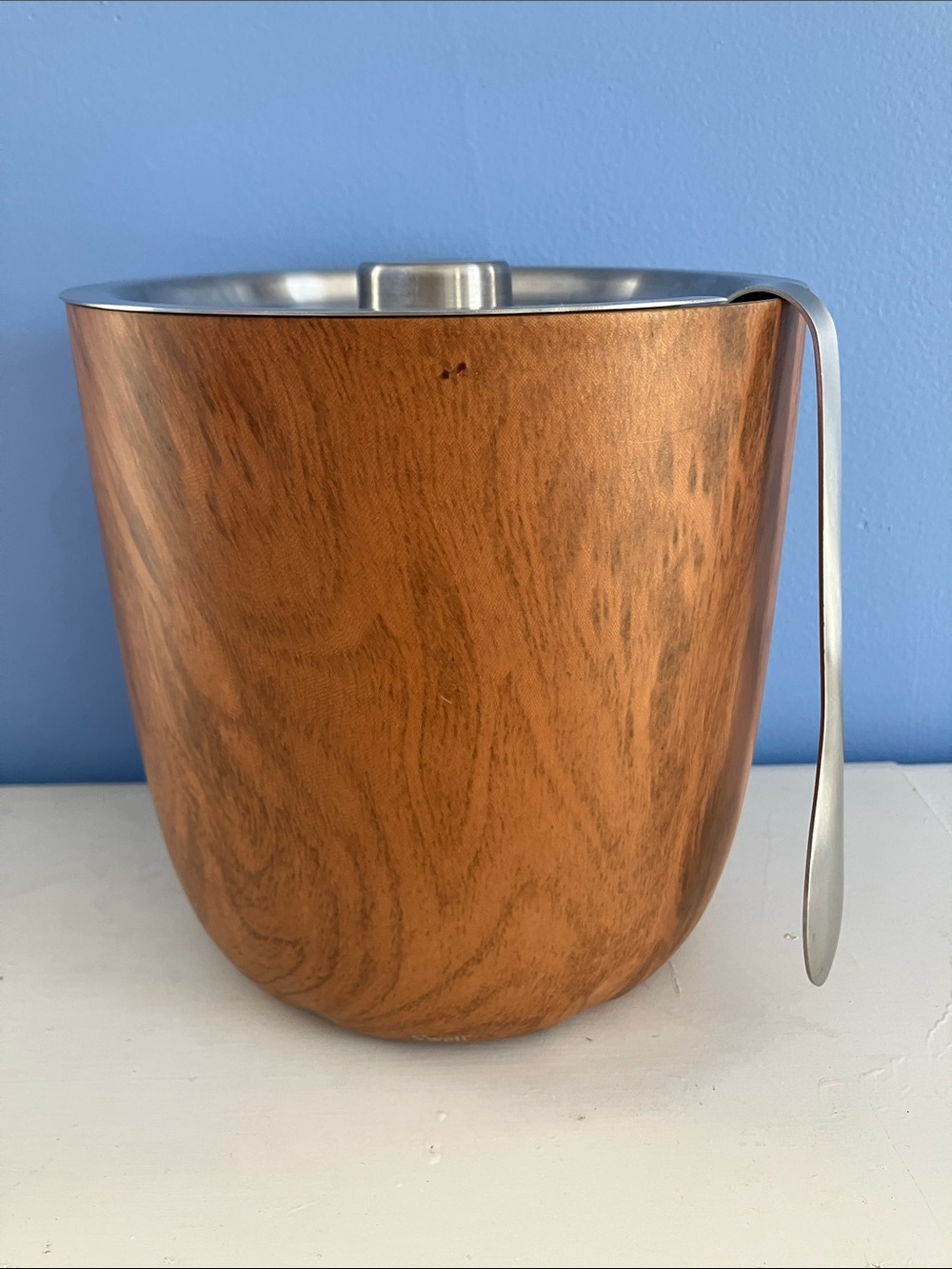 S’well Teakwood Ice Bucket and Tongs - 68oz / 2L - Picture 3 of 9